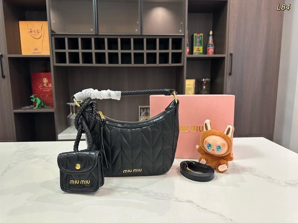 超希少！ミュウミュウ バッグ コピー 3色   MiuMiu   ミュウミュウバッグ0040
