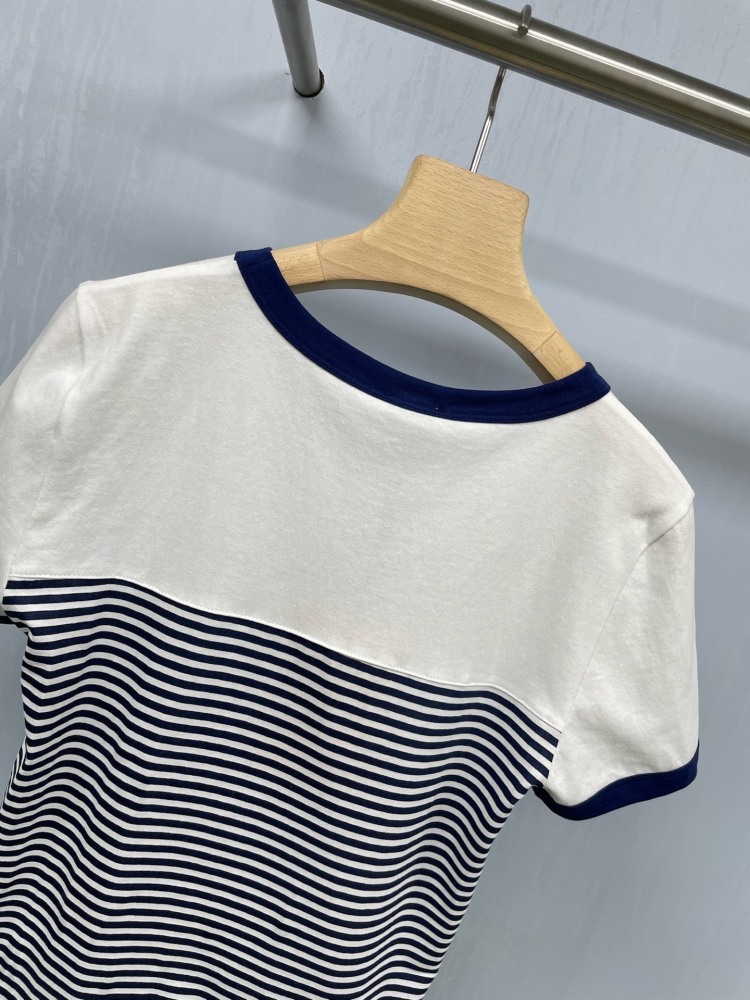 ★日本!!人気！ミュウミュウ Tシャツコピー   MIUMIU  ミュウミュウ服043