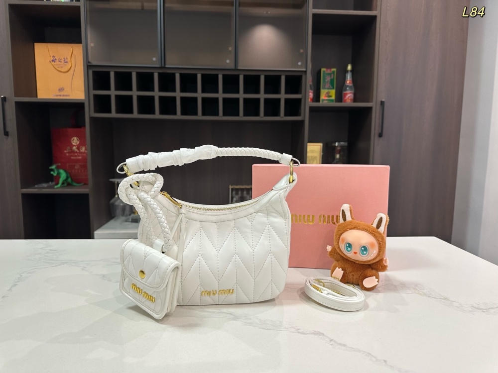 超希少！ミュウミュウ バッグ コピー 3色   MiuMiu   ミュウミュウバッグ0040