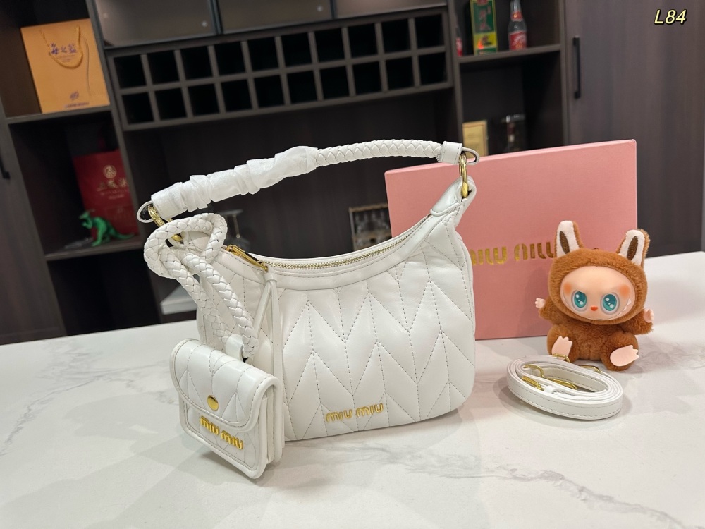 超希少！ミュウミュウ バッグ コピー 3色   MiuMiu   ミュウミュウバッグ0040