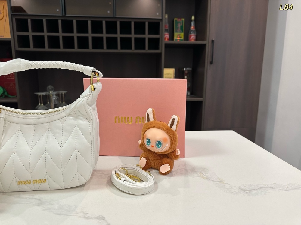 超希少！ミュウミュウ バッグ コピー 3色   MiuMiu   ミュウミュウバッグ0040