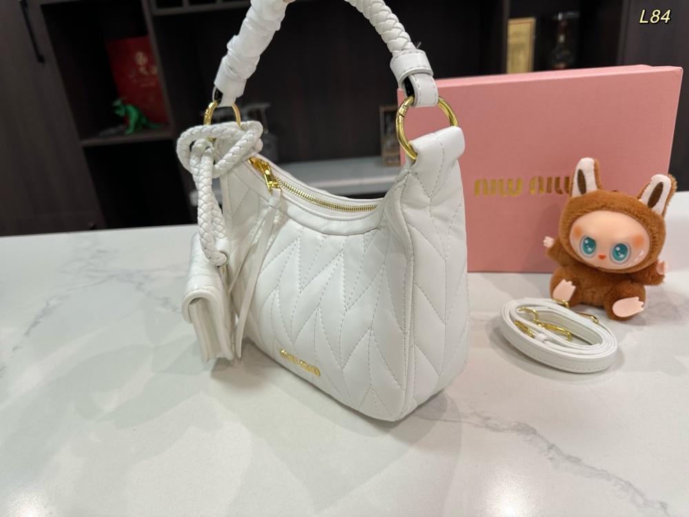 超希少！ミュウミュウ バッグ コピー 3色   MiuMiu   ミュウミュウバッグ0040