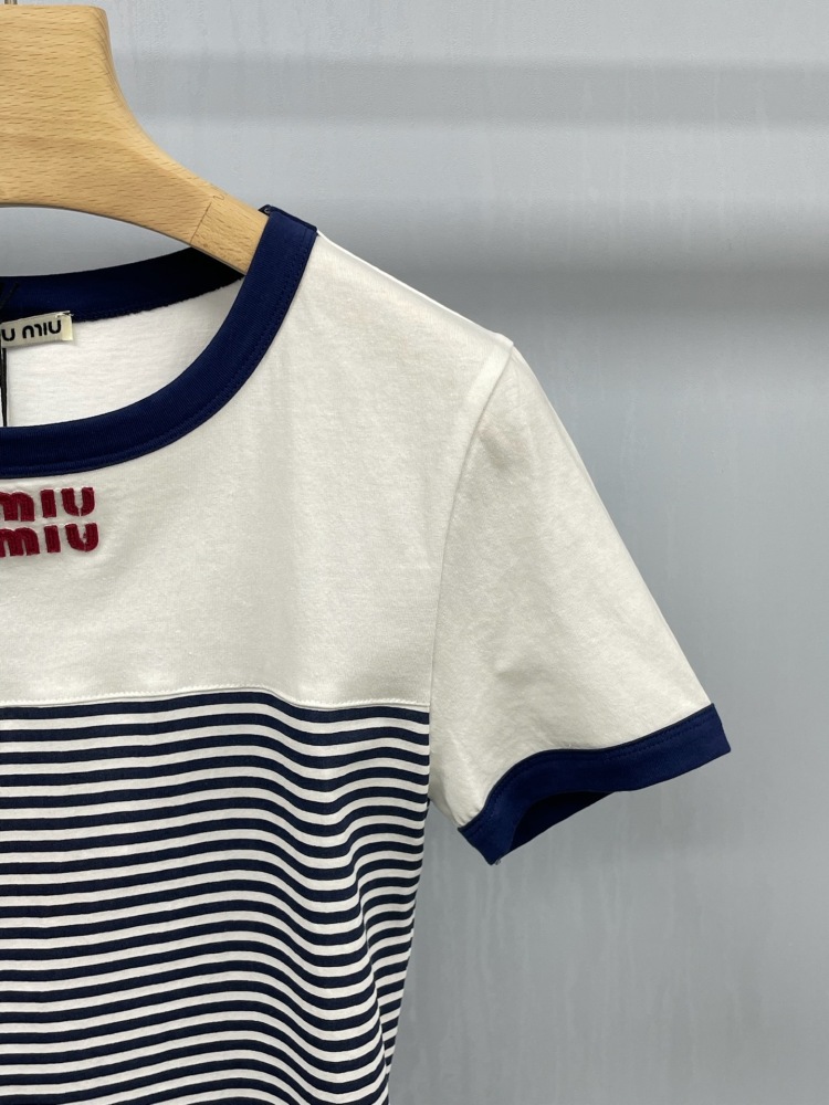★日本!!人気！ミュウミュウ Tシャツコピー   MIUMIU  ミュウミュウ服043