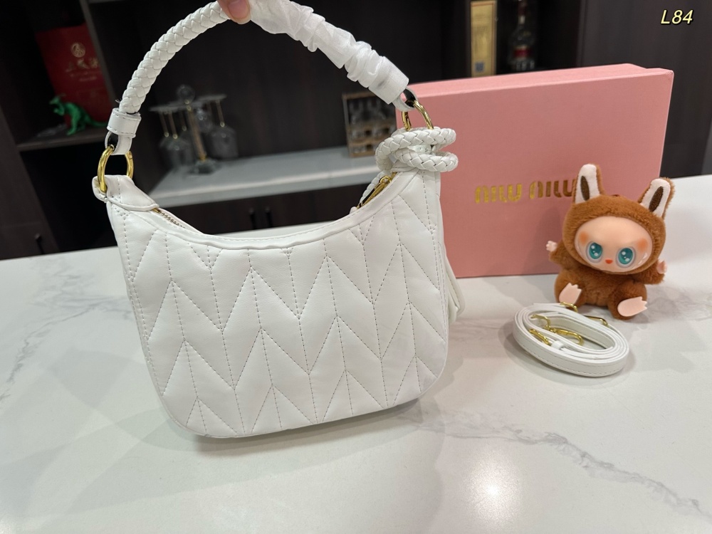 超希少！ミュウミュウ バッグ コピー 3色   MiuMiu   ミュウミュウバッグ0040
