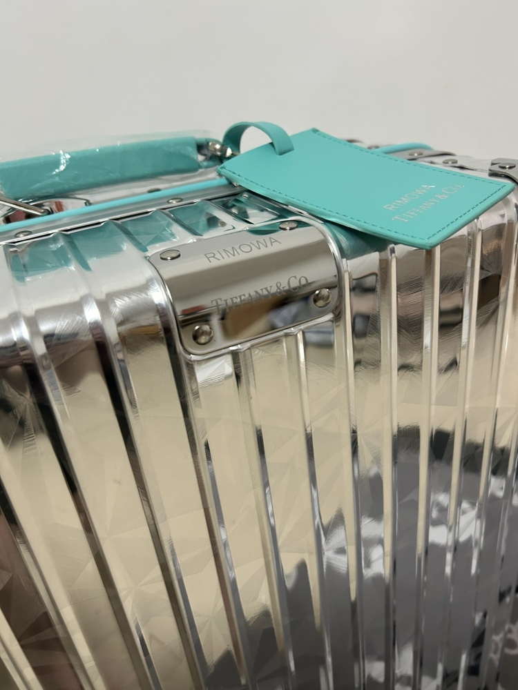 売上総額１位！ティファニー×RIMOWA 偽物 トランク キャリーケースブルー 21 インチ   RIMOWA  リモワ バッグ011