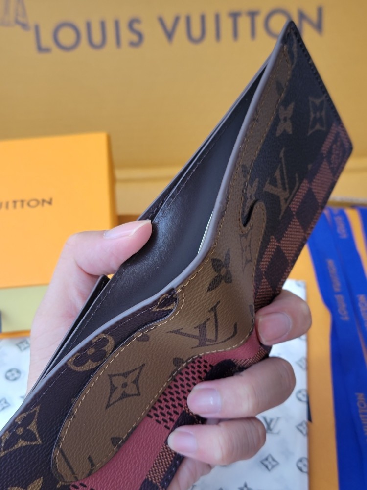 絶対欲しい！  ルイヴィトン折り財布コピー   Louis Vuitton ルイヴィトン財布M26012