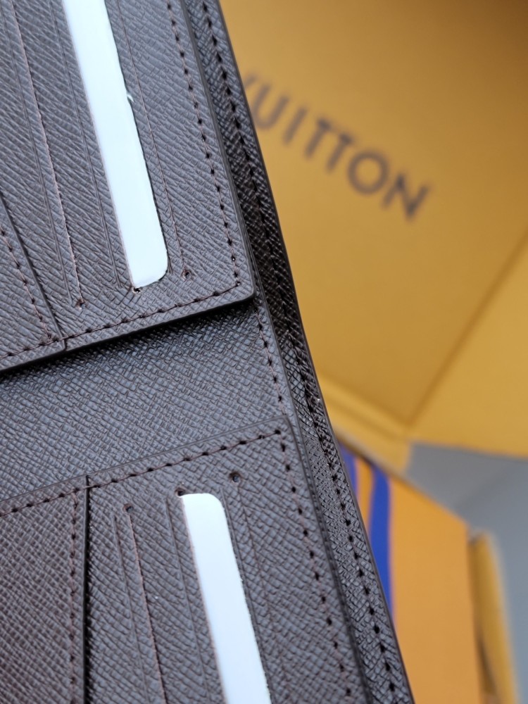 絶対欲しい！  ルイヴィトン折り財布コピー   Louis Vuitton ルイヴィトン財布M26012
