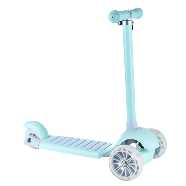 Portable three wheel flash PU wheel  adjustable  children's scooter