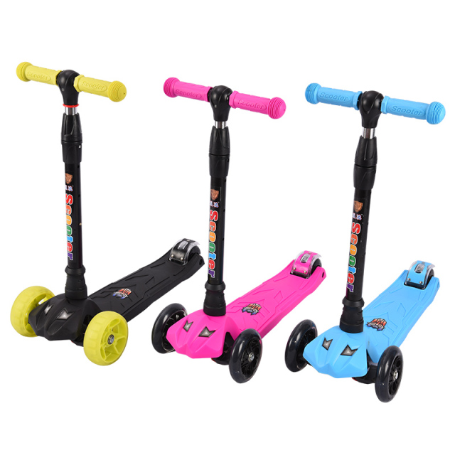 Factory directly provides safe and comfortable 3-wheel children's toy scooter