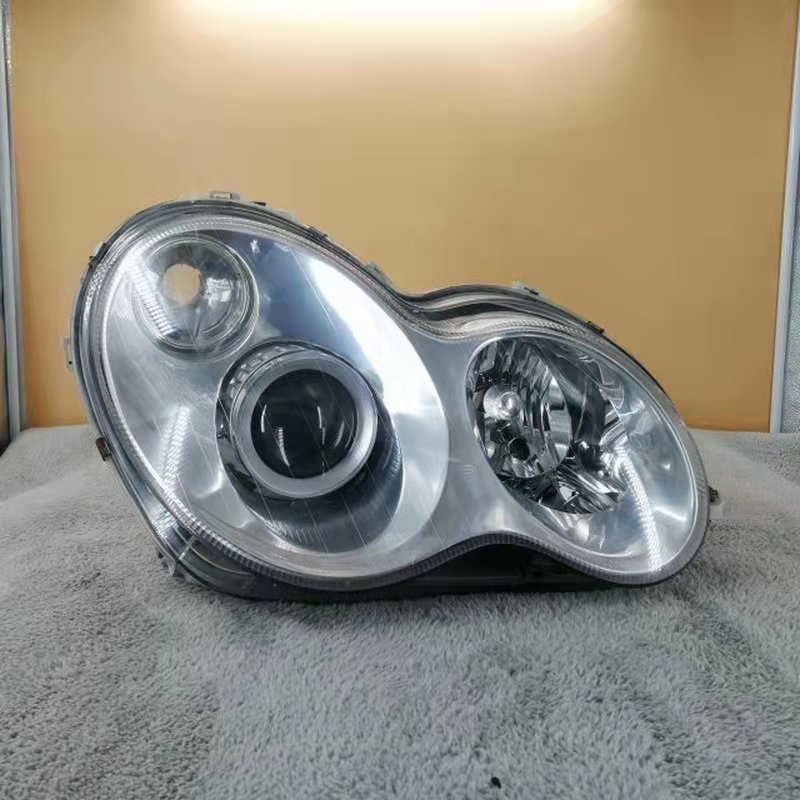 Suitable for Mercedes-Benz OEM 2038200261 Car headlight W203 C-Class C180 C200 C260 C300 2000-2004