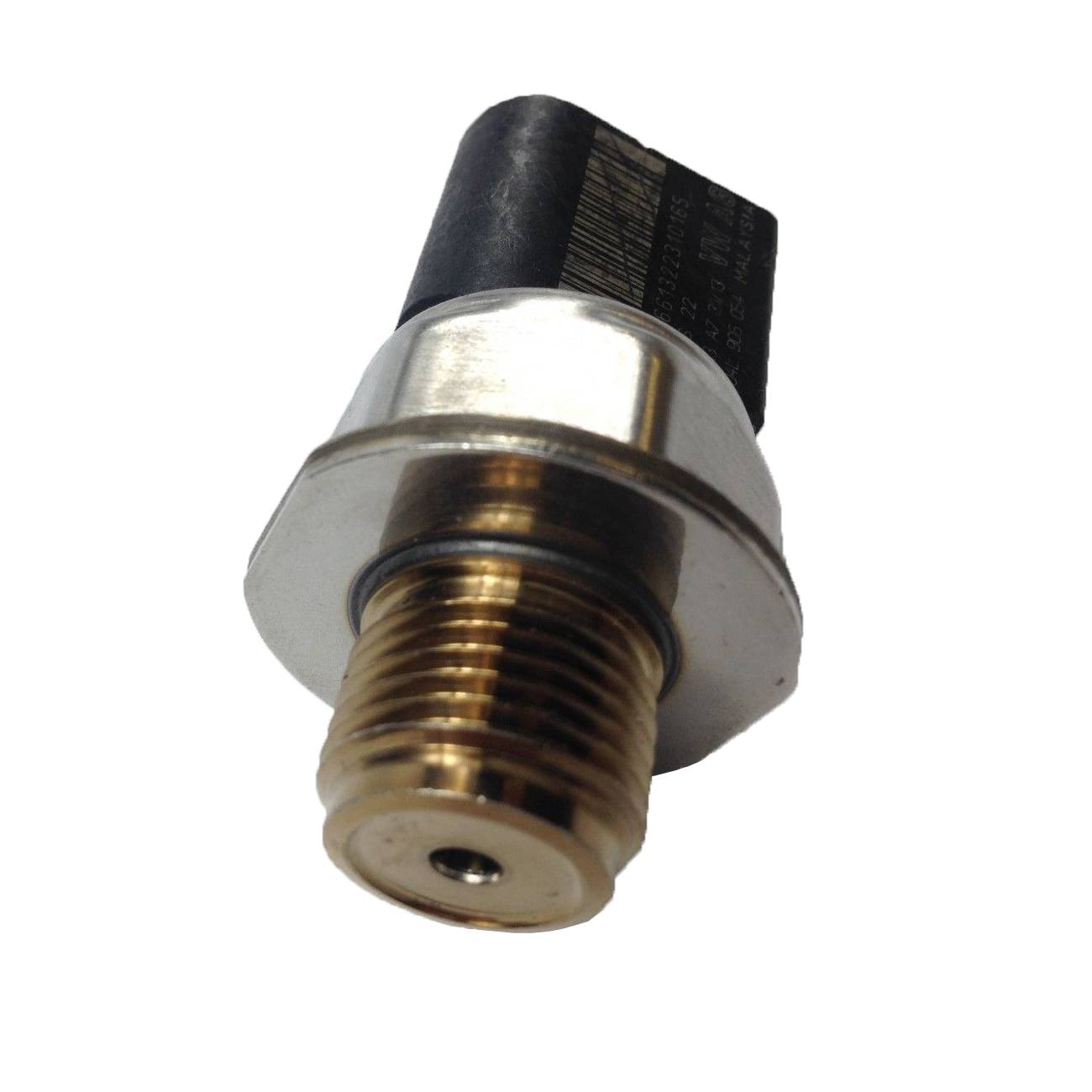 The OE fuel rail pressure sensor switch is suitable for VW Golf Audi A3 A4 04L906054.