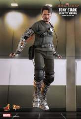 Hot Toys 1/6 MMS582 - Iron Man - Tony Stark (Mech Test Version) Deluxe Version IN STOCK