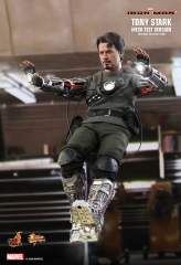 Hot Toys 1/6 MMS582 - Iron Man - Tony Stark (Mech Test Version) Deluxe Version IN STOCK