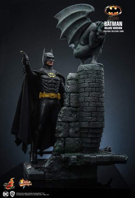 Hot Toys 1/6 MMS693 - Batman (1989) - Batman Collectible Figure (Deluxe Version)