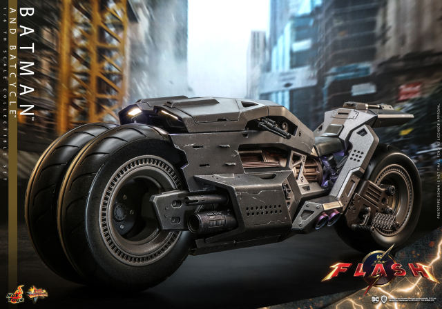 Hot Toys 1/6 MMS705 - The Flash - Batman and Batcycle Collectible Set