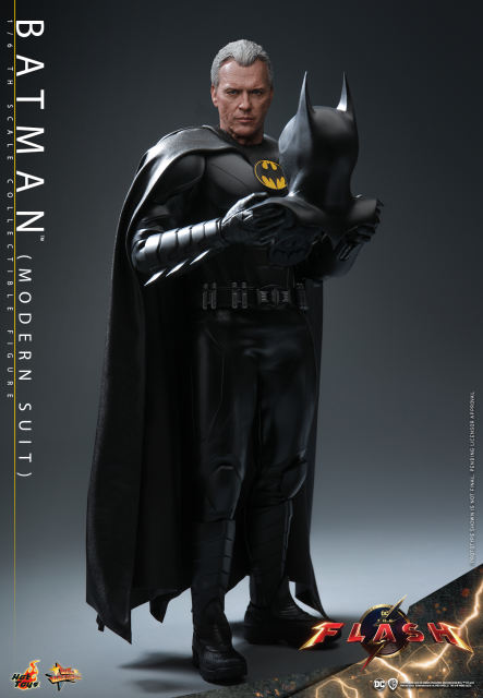Hot Toys 1/6 MMS712 - The Flash - Batman (Modern Suit)
