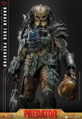 Hot Toys 1/6 CMS029 - Predator - Broken Tusk Predator PRE-ORDER