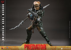 Hot Toys 1/6 CMS029 - Predator - Broken Tusk Predator PRE-ORDER