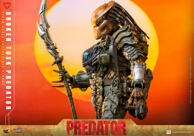 Hot Toys 1/6 CMS029 - Predator - Broken Tusk Predator PRE-ORDER