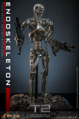 Hot Toys 1/6 MMS840D77 - Terminator 2: Judgment Day - Endoskeleton (Battle Damaged Version) PRE-ORDER