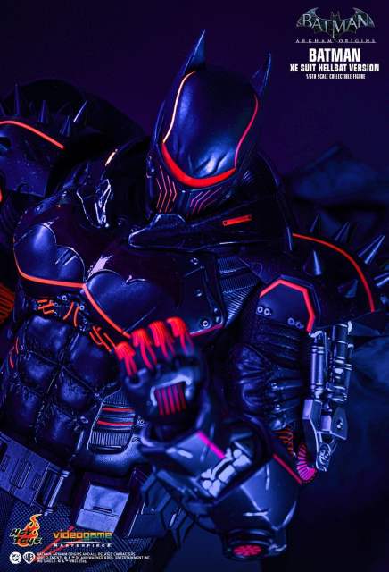 Hot Toys 1/6 VGM73 BATMAN: ARKHAM ORIGINS BATMAN (XE SUIT HELLBAT VERSION)  EXCLUSIVE