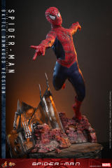 Hot Toys 1/6 MMS859 - Spider-Man - Spider-Man (Battle Damaged Version) PRE-ORDER