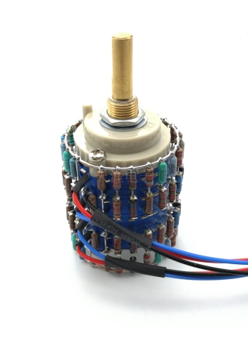 Taiwan-made copper shaft 24-speed dual-channel Vishay Dale L-type volume potentiometer&nbsp;&nbsp;2X 10K&nbsp;&nbsp;2X 50K&nbsp;&nbsp;2X 100K&nbsp;&nbsp;2X&nbsp;&nbsp;250K