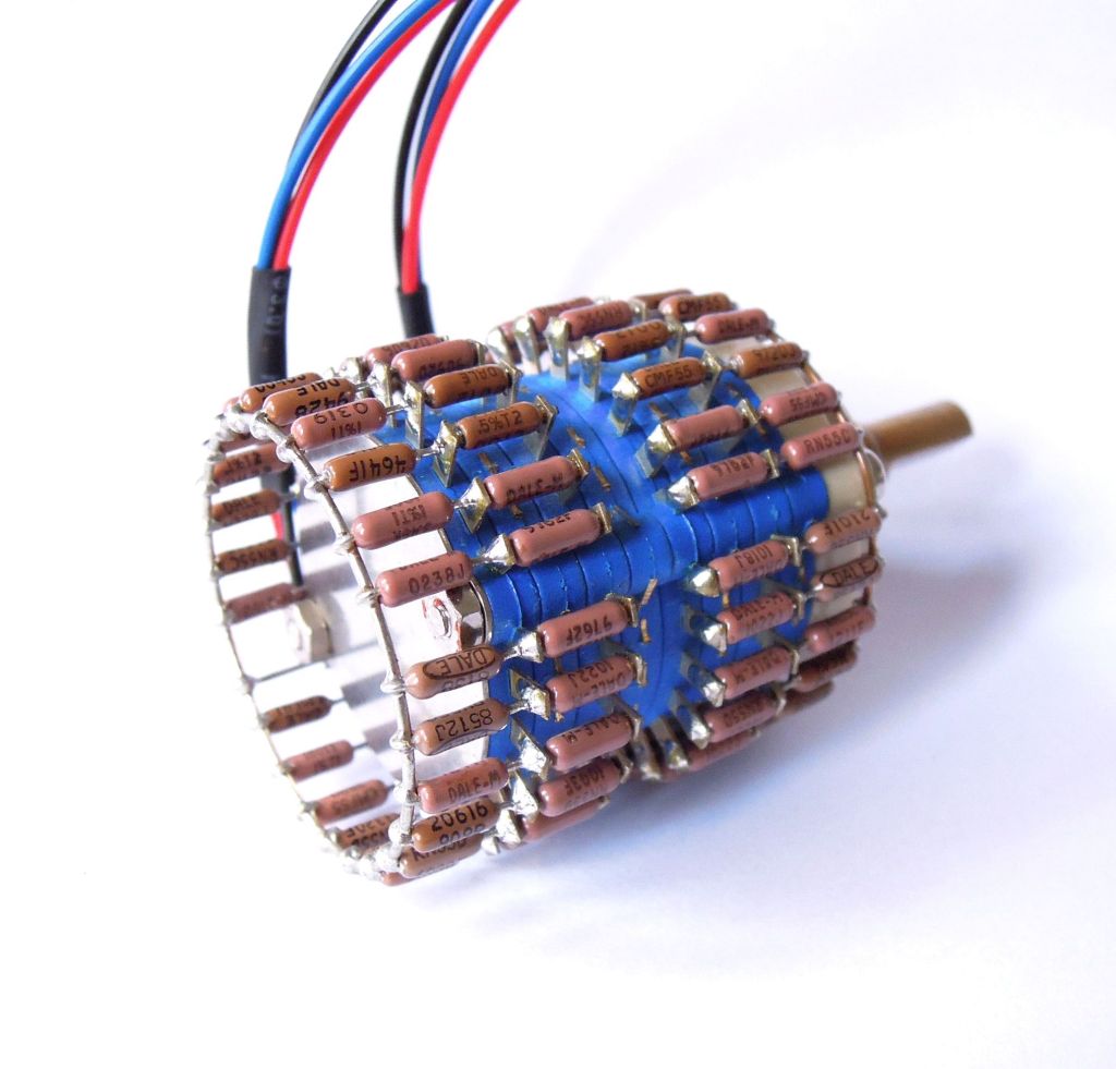1pcs US Dale Brown 24 steps Stereo L-type Audio Volume potentiometer 10K， 50K，100K，250K，