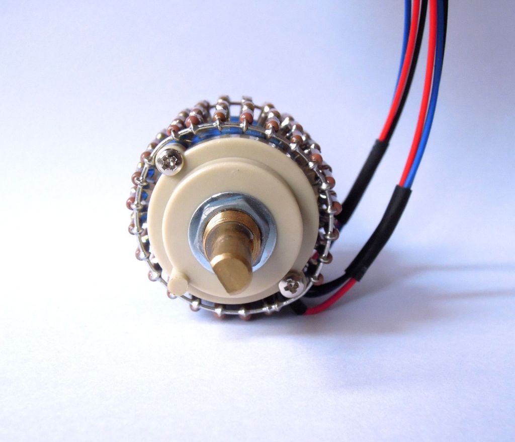 1pcs US Dale Brown 24 steps Stereo L-type Audio Volume potentiometer 10K， 50K，100K，250K，