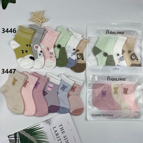 Calcetines de niños delgados con diseños estampados surtidos