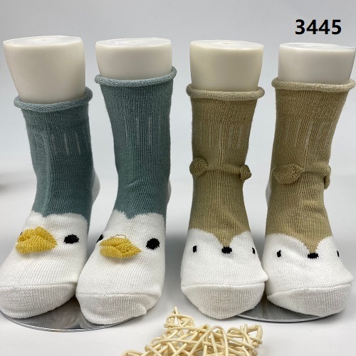 Calcetines de niños delgados con diseños estampados surtidos