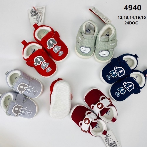 Zapatillas de bebe, planas con diseño de dibujos animados con tira velcro y chiporro