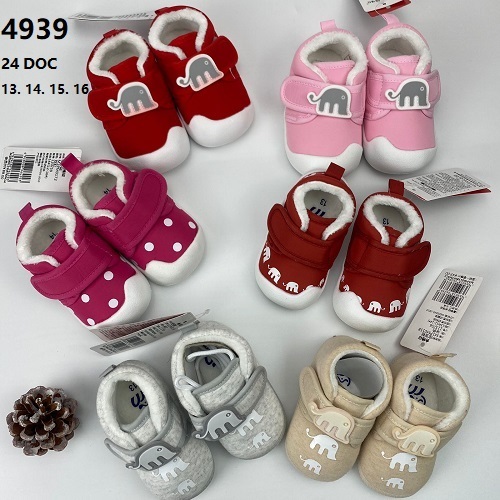 Zapatillas de bebe, planas con diseño de dibujos animados con tira velcro y chiporro