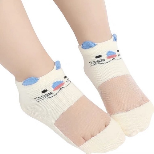 Calcetines de niños, con mallas y estampados con diseños de dibujos animados