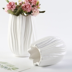 Nordic Style White Ceramic Vase Flower Shape Design Wedding Decor Flower Vase Home Restaurant Hotel Decoration