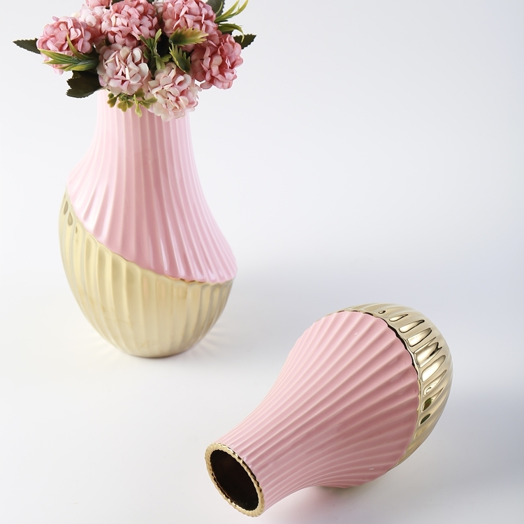 Nordic Style Wedding Decorative Luxury Vase Pink Ceramic Flower Vase Classic Gold Plating Vase Home Restaurant Hotel Decoration