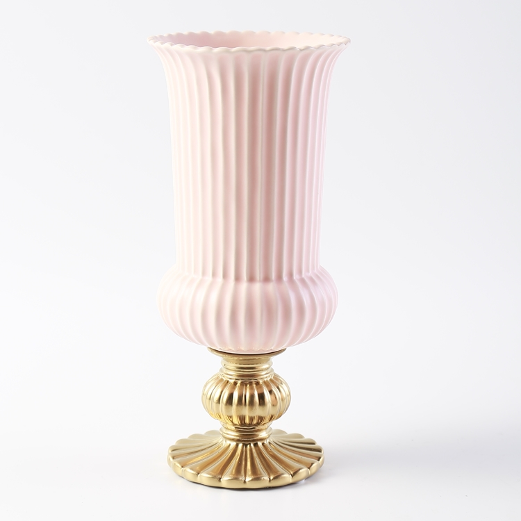 Luxury Wedding Decorative Ceramic Flower Vase Nordic Stripe Cylinder Pink Vase Gold Stand Home Restaurant Hotel Decoration