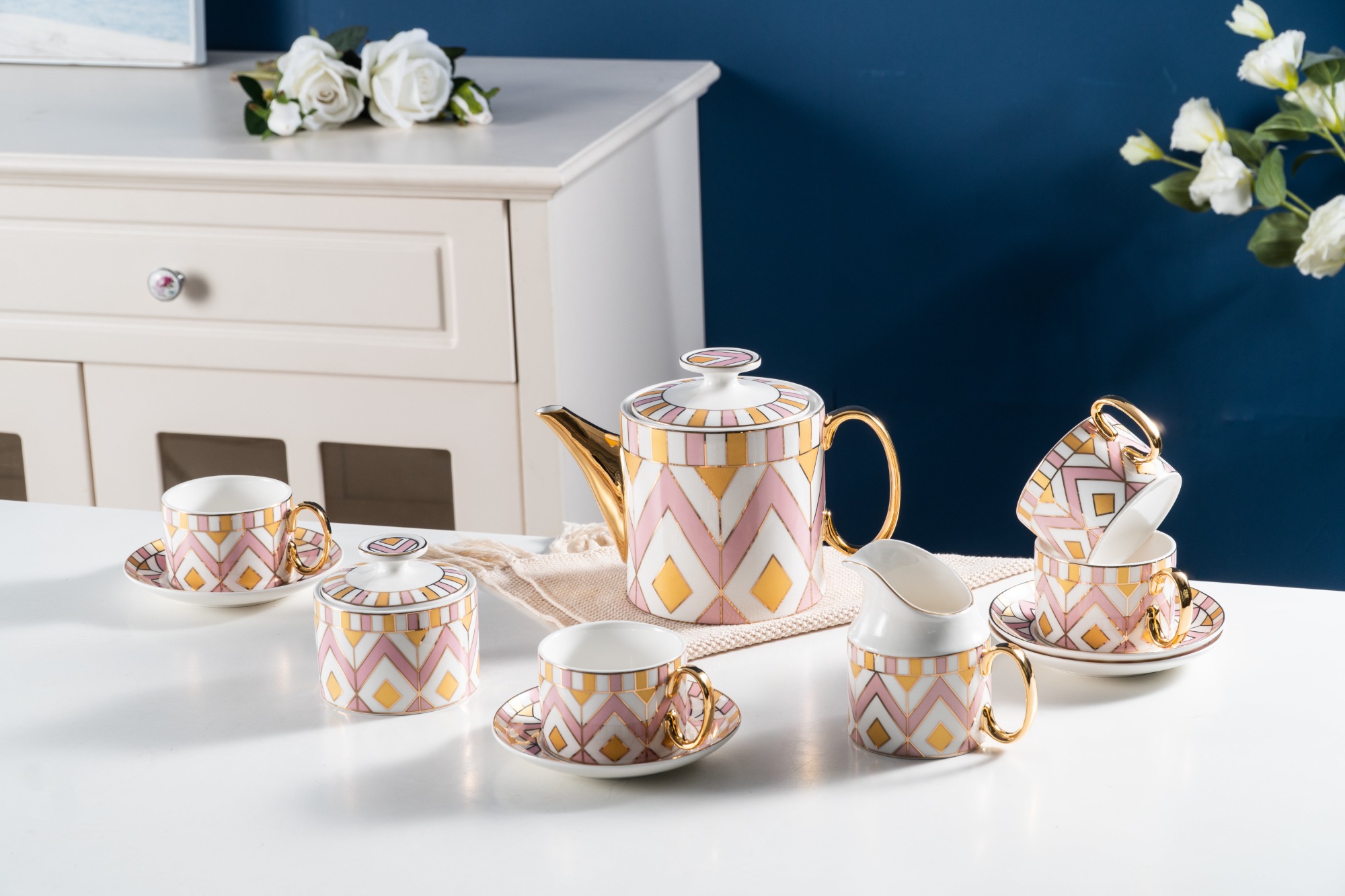 European Luxury Golden Handle Ceramic Coffee Cup Tea Cup And Saucer 11 Pcs Home Cafe Gift Set