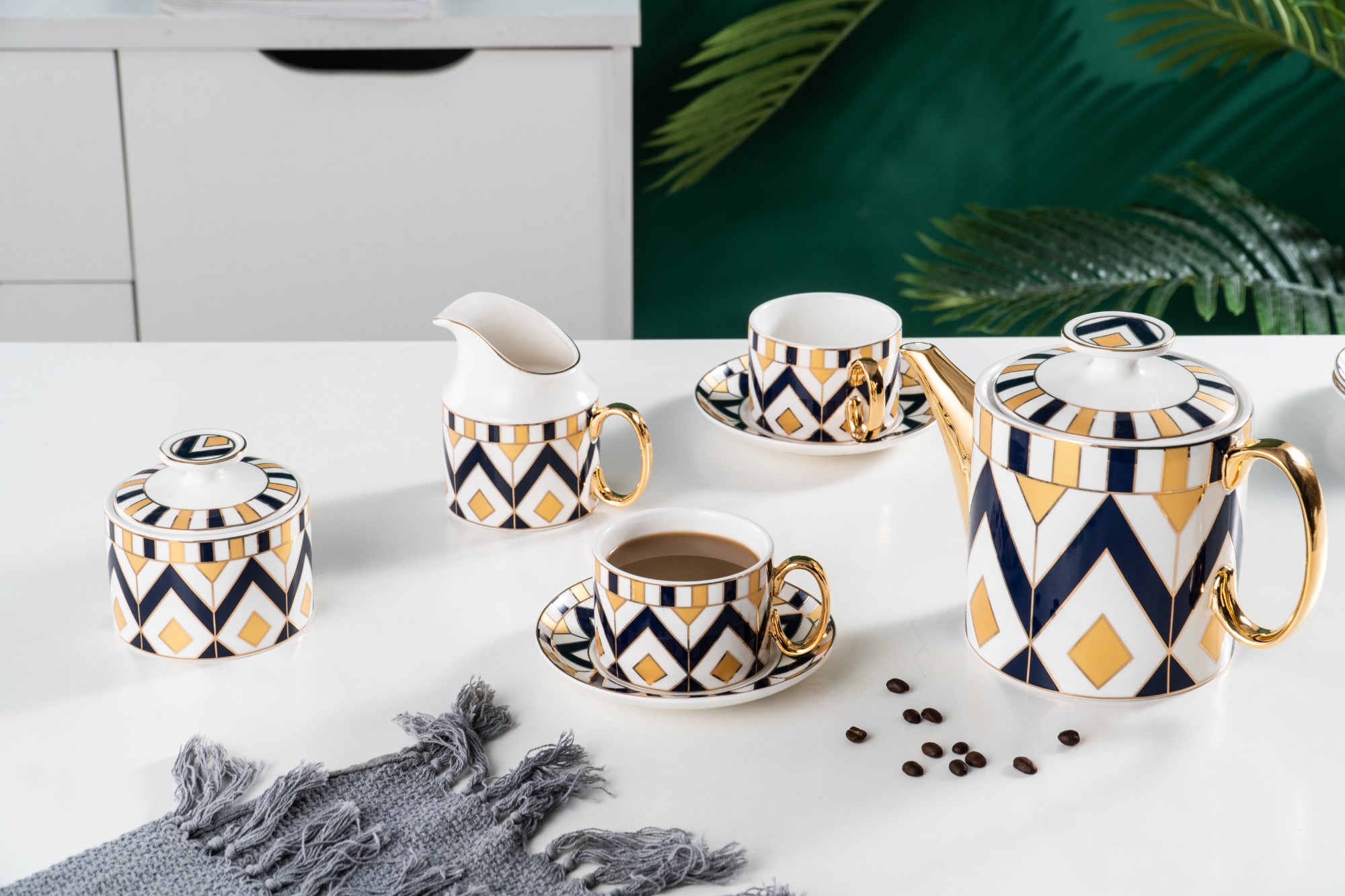 European Royal Design Gold Plating Ceramic Coffee Cup Tea Cup And Saucer 11 Pcs Home Cafe Gift Set