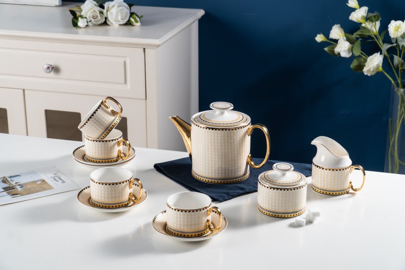 European Luxury Golden Handle Ceramic Coffee Cup Tea Pot And Saucer 11 Pcs Afternoon Tea Gift Set