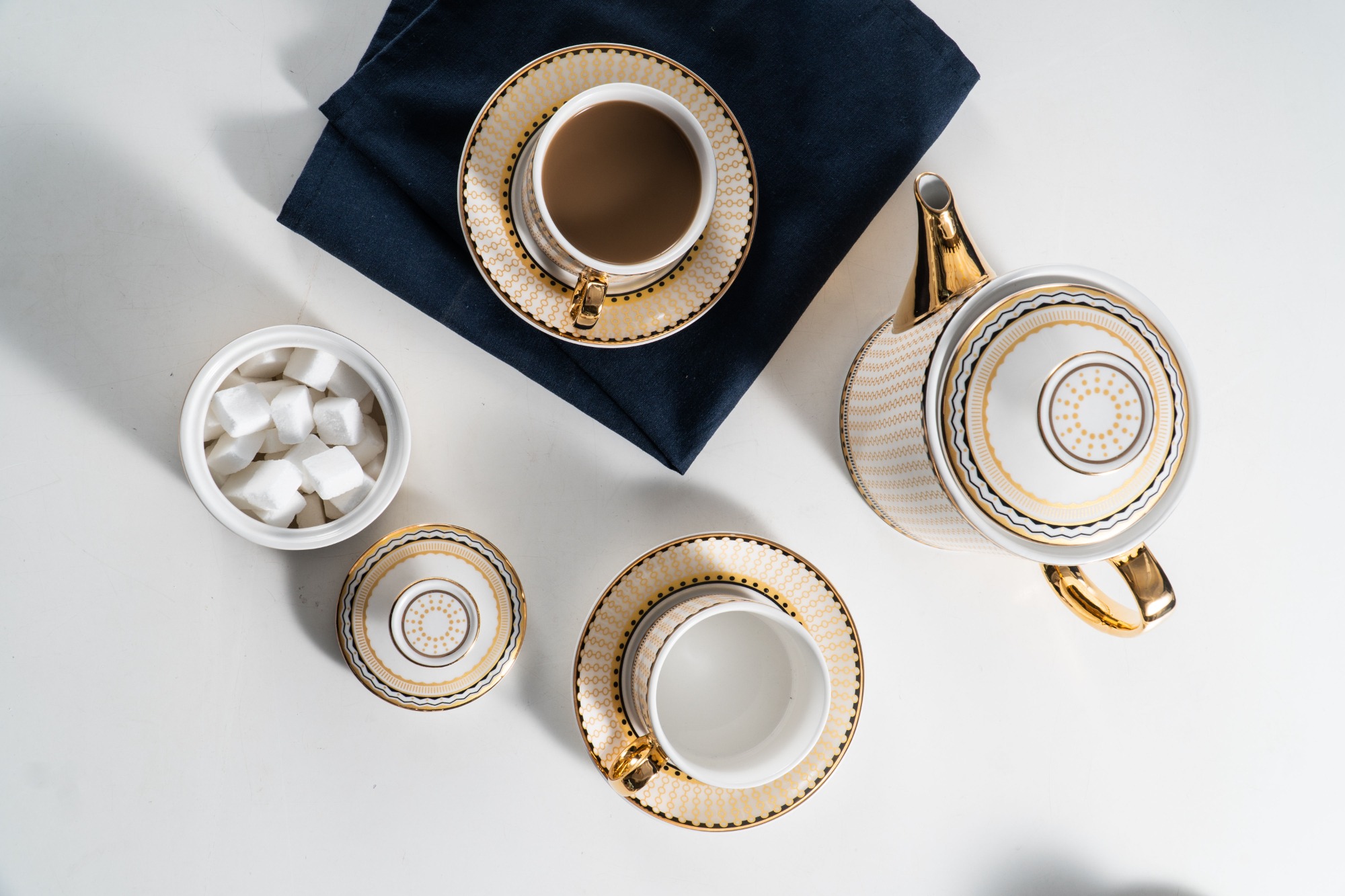 European Luxury Golden Handle Ceramic Coffee Cup Tea Pot And Saucer 11 Pcs Afternoon Tea Gift Set