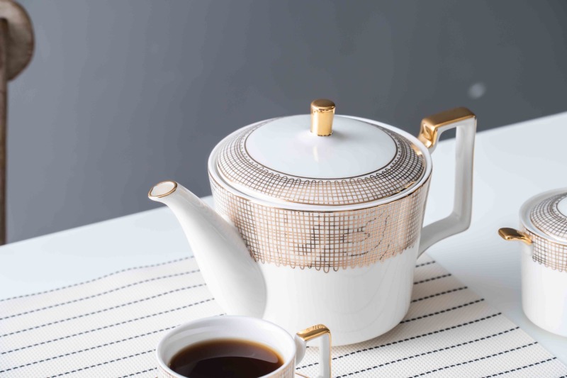European Luxury Simple Design Ceramic Coffee Cup Tea Pot And Saucer 11 Pcs Afternoon Tea Set