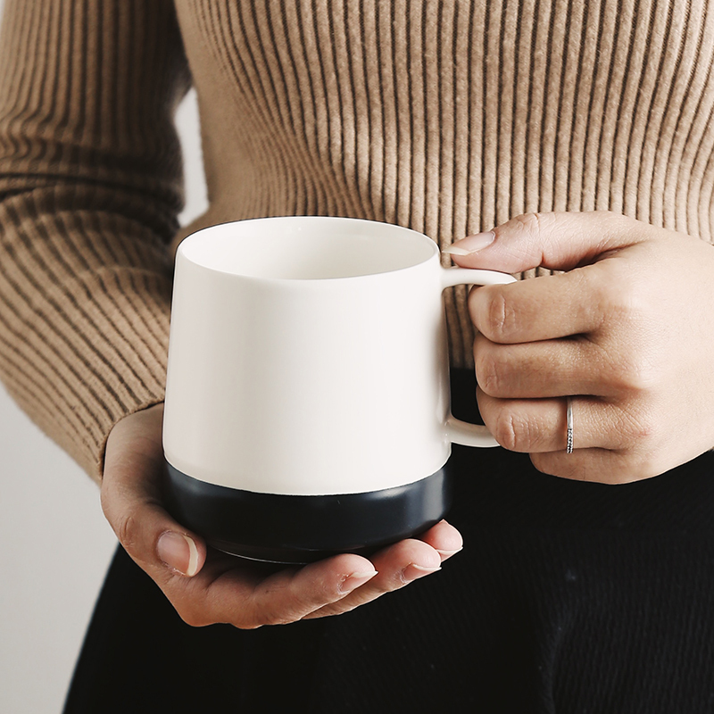 Nordic Modern Simple Style White And Black Ceramic Coffee Mug Porcelain Latte Mug Custom Tea Mug