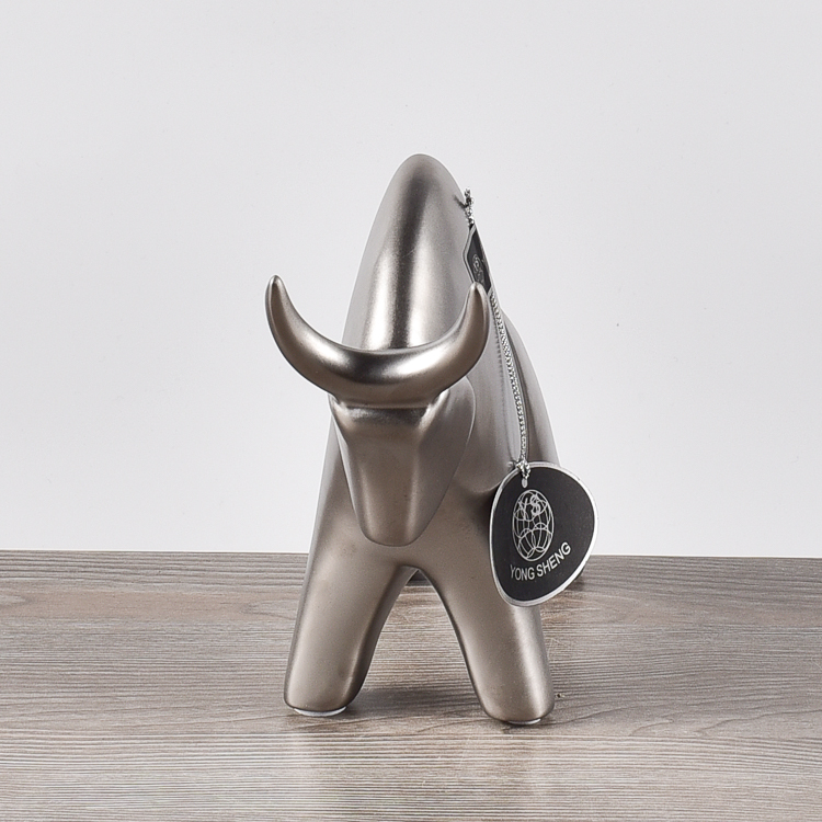 European Luxury Bull Statue Ceramic Ornaments Fashion Silver Animal Figurine Handicrafts Gift Home Hotel Desktop Decoration