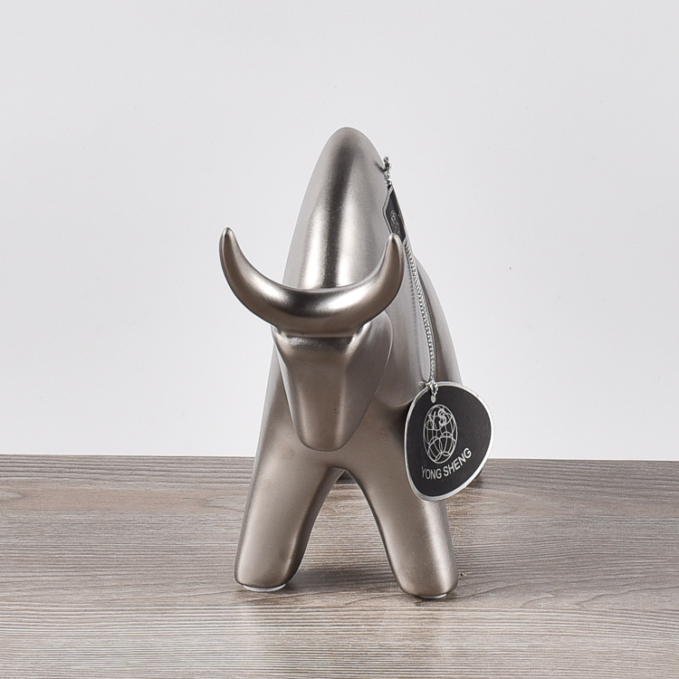 European Luxury Bull Statue Ceramic Ornaments Fashion Silver Animal Figurine Handicrafts Gift Home Hotel Desktop Decoration