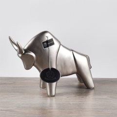 European Luxury Bull Statue Ceramic Ornaments Fashion Silver Animal Figurine Handicrafts Gift Home Hotel Desktop Decoration