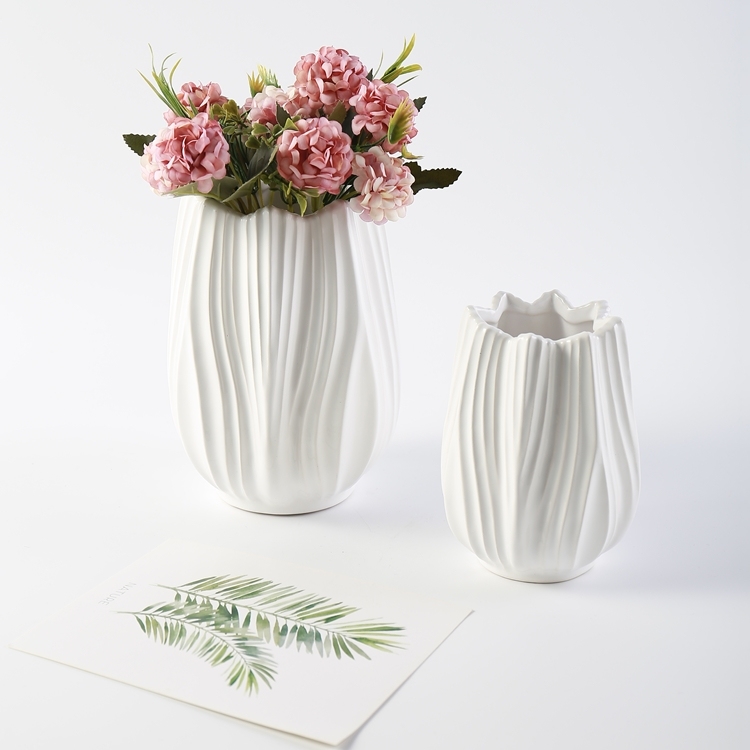 Nordic Style Flower Shape Ceramic Vase White Flower Vase Wedding Decorative Home Restaurant Hotel Decoration