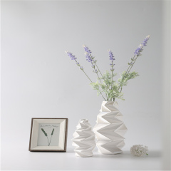 Unique Shape White Ceramic Flower Vase Art Decor Wedding Decorative Tabletop Vase Home Restaurant Hotel Decoration