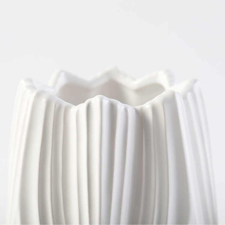Nordic Style Flower Shape Ceramic Vase White Flower Vase Wedding Decorative Home Restaurant Hotel Decoration