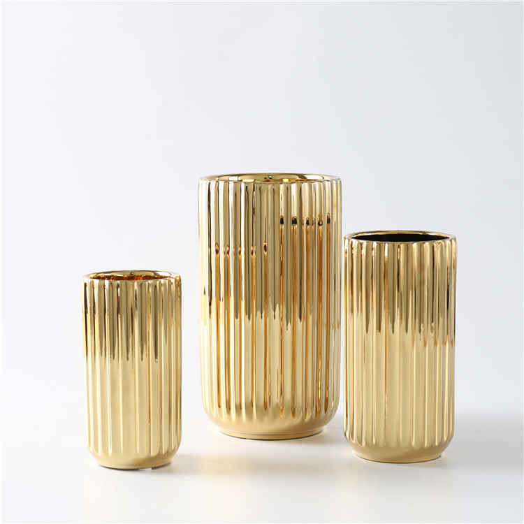 Unique Vertical Grain Design Gold Plating Ceramic Vase Wedding Decorative Ornaments Flower Vase Modern Home Decor